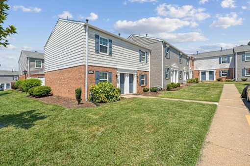 A building with the word at Staples Mill Townhomes Apartments, Virginia, 23228