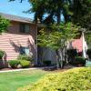 2 beds, 1 bath, 895 sqft, $1,689, Unit E204