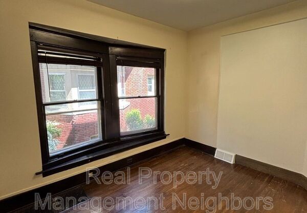 216 LAFAYETTE AVE NE