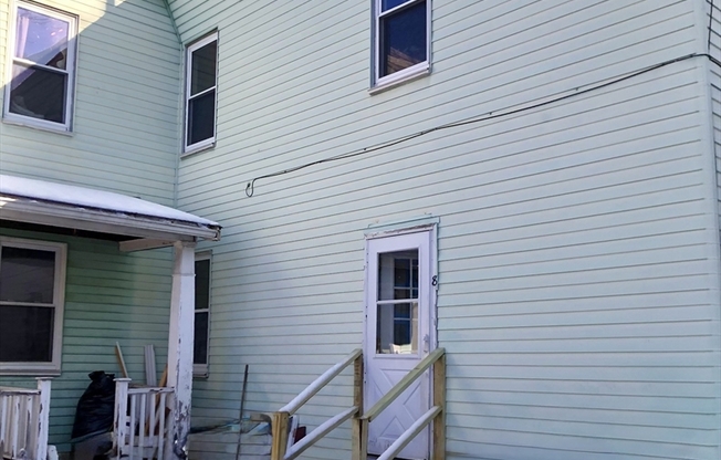 8 EASTBURN PL