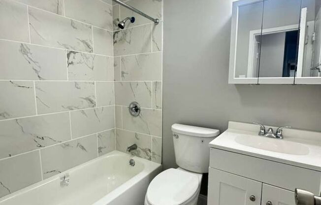 1 bed, 1 bath, 750 sqft, $1,750, Unit Apt 2L
