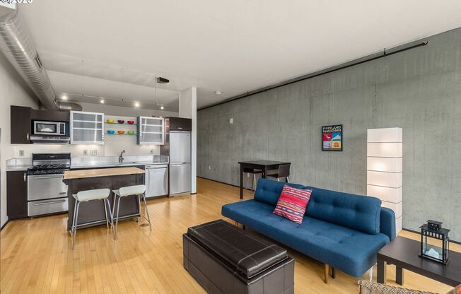 Modern Pearl District Condo with City Views, Open Layout & Modern Kitchen