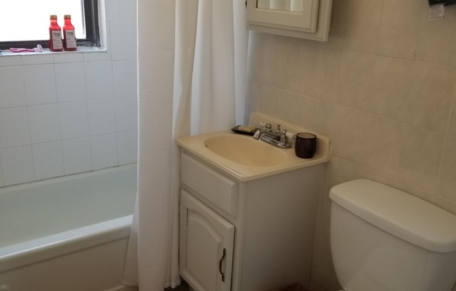 1 bed, 1 bath, $1,495, Unit 10 C6 WD