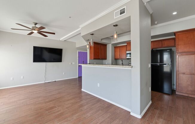 1 bed, 1 bath, $1,395, Unit UNIT 2075