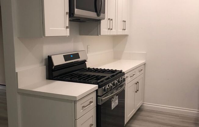 1 bed, 1 bath, $2,295, Unit 5355-26