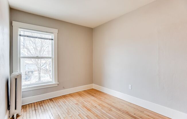 1 bed, 1 bath, 700 sqft, $1,250, Unit 6