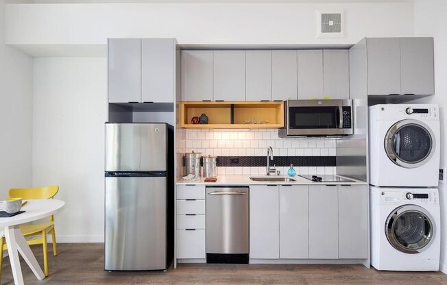 Studio, 1 bath, 223 sqft, $1,104, Unit 114