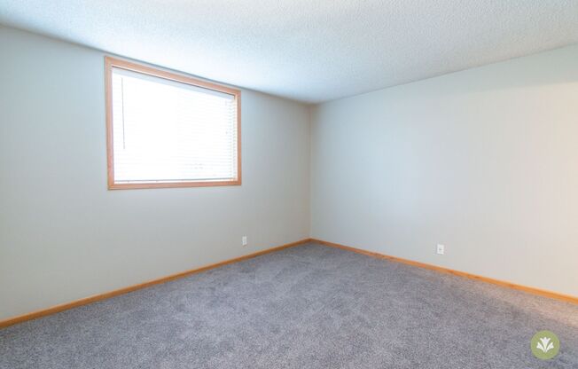 3 beds, 2 baths, 1,350 sqft, $1,460, Unit C-70