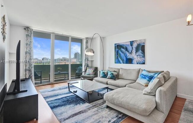 90 Alton Rd cu-807, Miami Beach, FL 33139