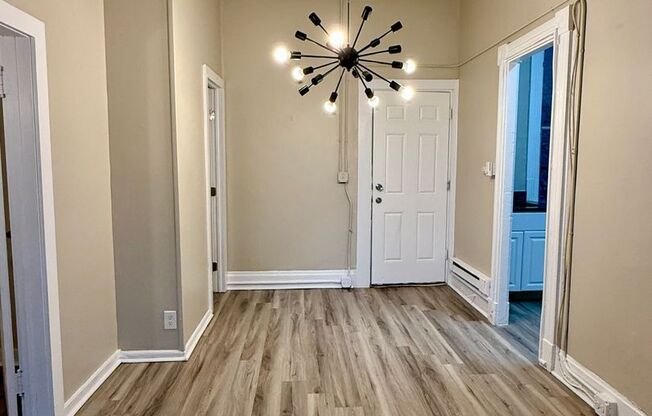 1 bed, 1 bath, 700 sqft, $895, Unit Apt 3