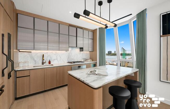 515 W 18 ST