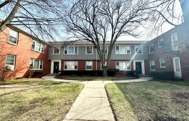 131 W Silver Spring Drive