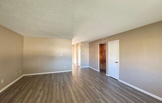 2 beds, 1 bath, 850 sqft, $750, Unit Apt B