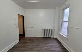 1 bed, 1 bath, $880, Unit APARTMENT 2