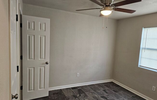 2 beds, 1 bath, 638 sqft, $708, Unit Whispering Hills 216