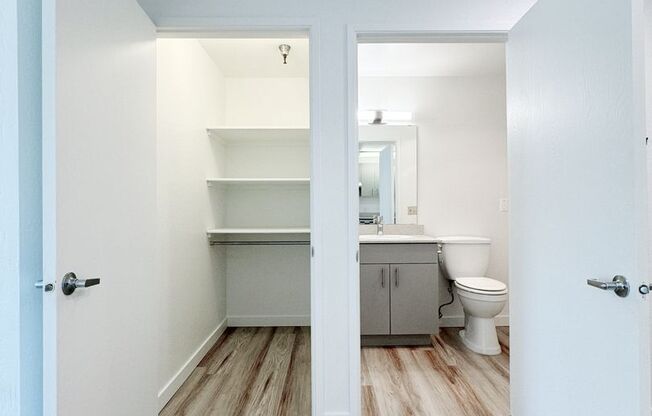 Studio, 1 bath, 480 sqft, $1,585, Unit 428