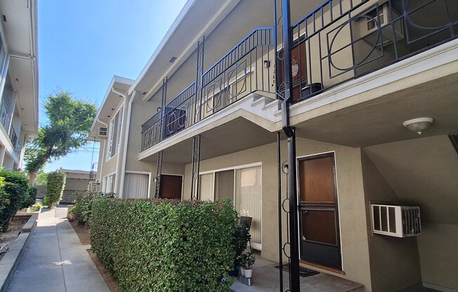 626 B N SUNSET BLVD