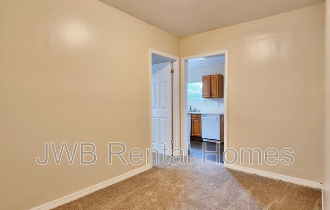 8182 LEXINGTON DR