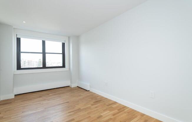 3 beds, 1.5 baths, 1,035 sqft, $4,850, Unit 10B
