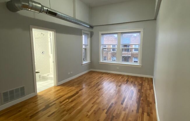 7450-7456 N Greenview Ave