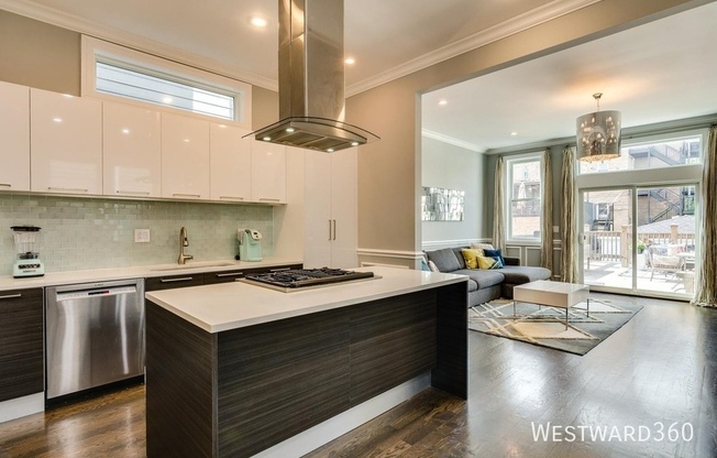 3409 W CORTLAND
