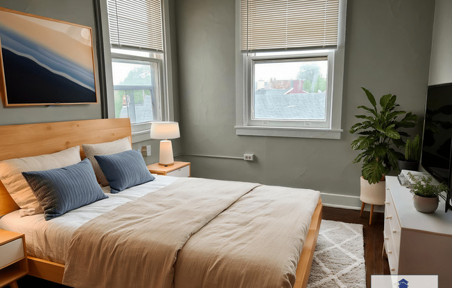 525 1/2 W. King St.
