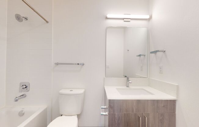 Studio, 1 bath, 365 sqft, $1,380, Unit 205