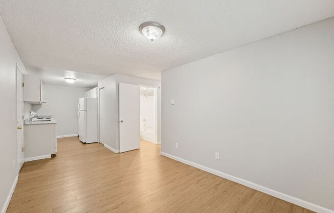 3 beds, 2 baths, 643 sqft, $1,900, Unit C305