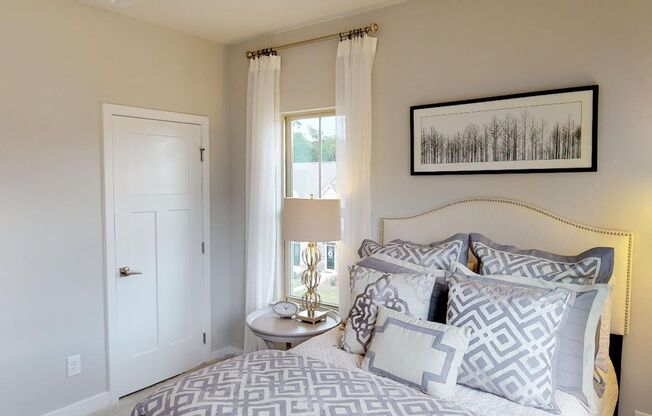 Oakhurst 3 bedroom Townhome with garage for rent!