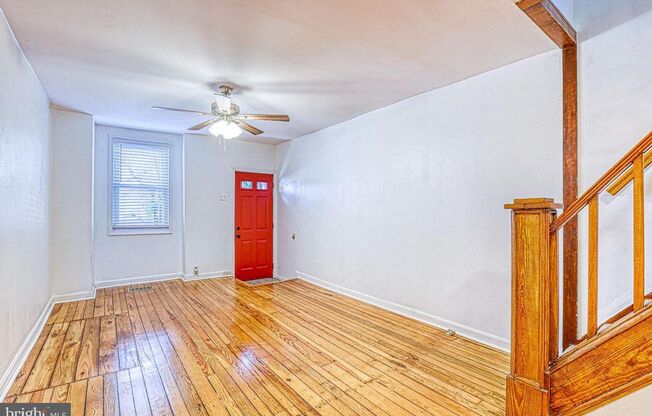 2 beds, 1 bath, $2,200