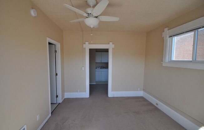 Studio, 1 bath, 356 sqft, $1,375, Unit 301