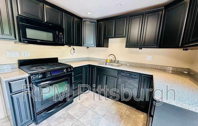 419 WOODLAND RD
