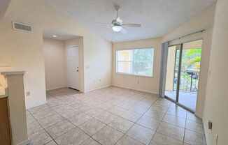 Charming 1 Bed / 1 Bath Second-Floor Condo in a Prime Fort Myers Location!