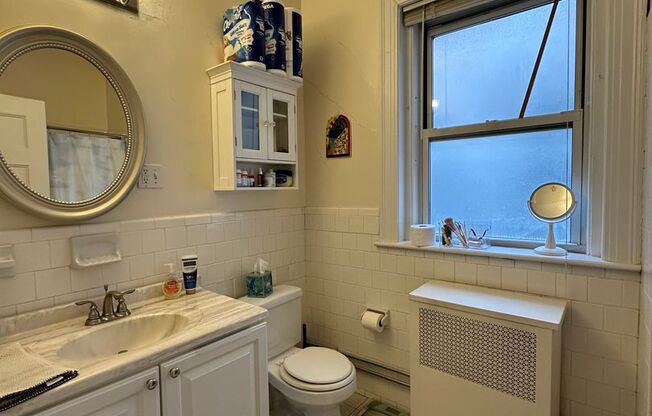 2 beds, 1 bath, 750 sqft, $3,000, Unit 63