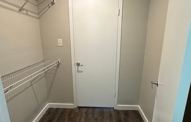 1 bed, 1 bath, 637 sqft, $1,025, Unit 115