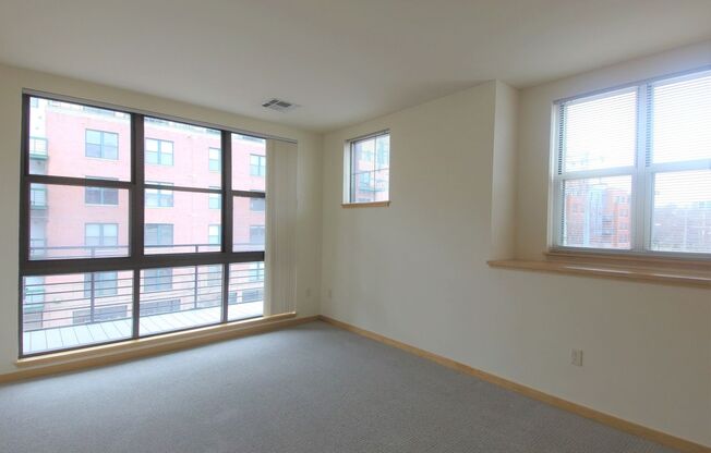 1 bed, 1 bath, 1,120 sqft, $2,025, Unit 400