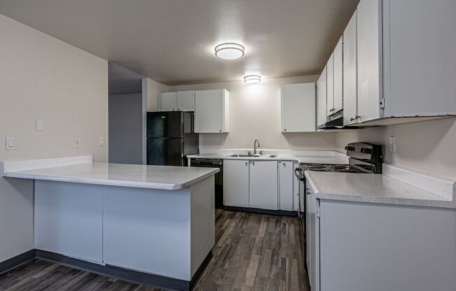 2 beds, 1 bath, 980 sqft, $1,645