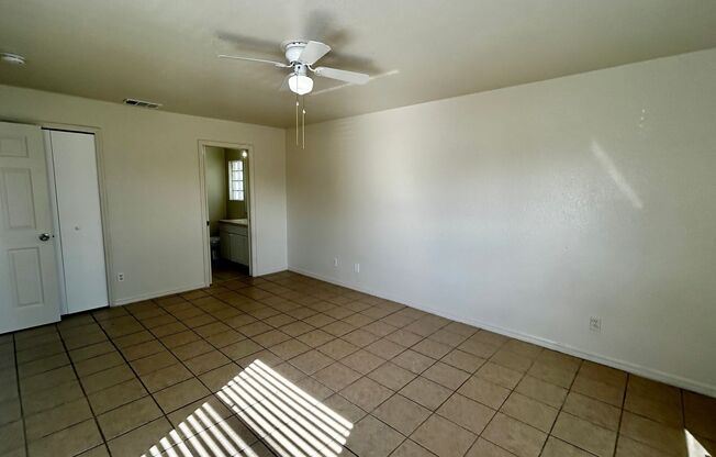 2 beds, 2 baths, $1,500, Unit 7