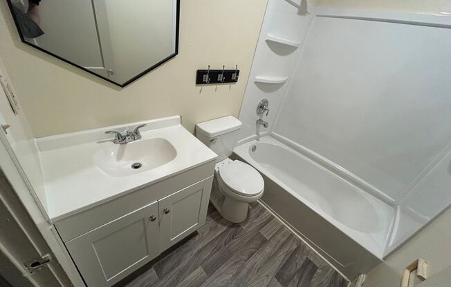 Cute cozy 1 bedroom 1 bathroom