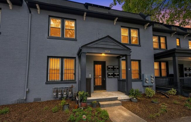Renovated Condo with parking included FIRST MONTH'S RENT HALF OFF