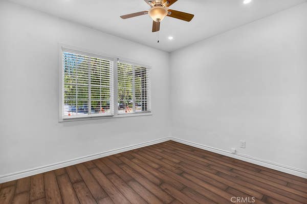 5125 CANOGA AVE