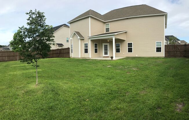 4 beds, 2.5 baths, $2,275