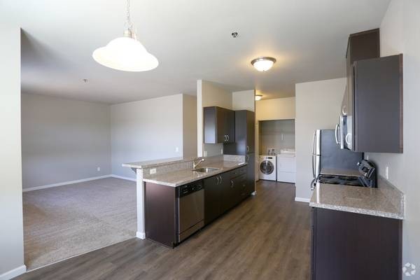 2 beds, 2 baths, 1,029 sqft, $1,695, Unit 116