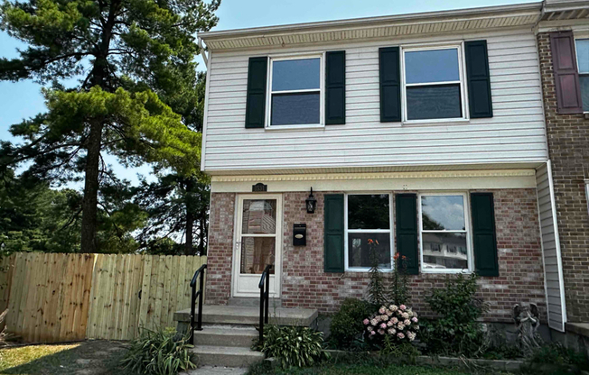 1531 HARFORD SQ DR