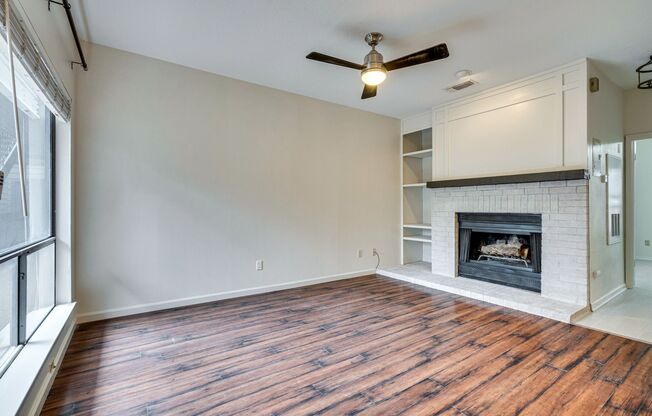 OVERLOOK WEST CAMPUS - LUXURIOUS - 1BD/1BA - RESERVED PARKING - W/D - WATER PAID