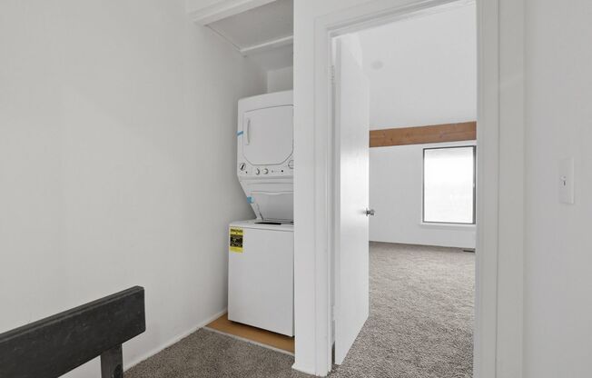 2 beds, 1 bath, 900 sqft, $1,600, Unit 304