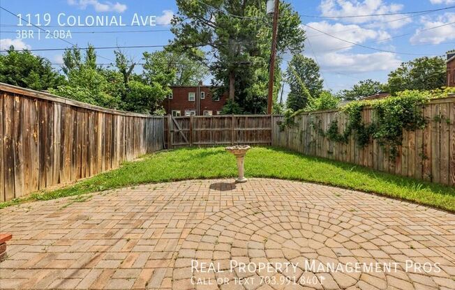 1119 COLONIAL AVE