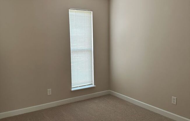 3 beds, 2 baths, 1,225 sqft, $1,980, Unit 1110LsI