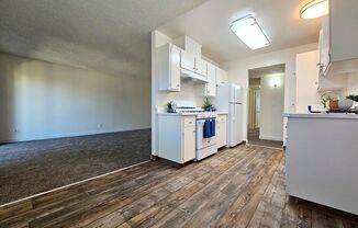 2 beds, 2 baths, 975 sqft, $2,045, Unit 32