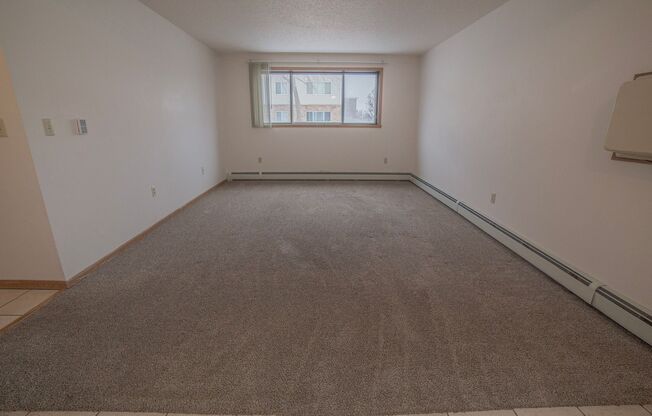 3 beds, 1 bath, 1,025 sqft, $955, Unit 3100-101